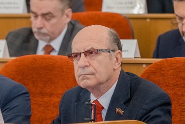 Депутаты приняли к сведению отчет Уполномоченного по правам человека